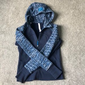 Lululemon Scuba Hoodie- Size 6